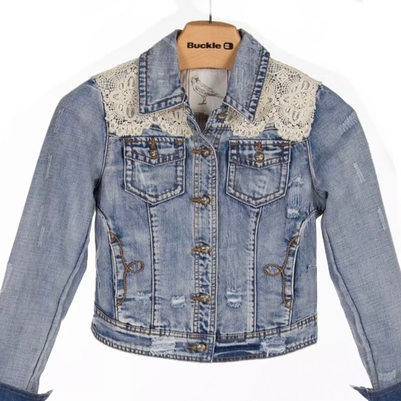 The Buckle Exclusive & Retired Distressed Denim Jacket Woman’s Large - Picture 5 of 5